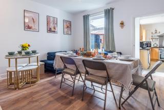 5BR - House - Hot Tube - Airport - A38-A50 - Parking - 2