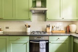 Cobbled Charm 3 Bedroom House - 2