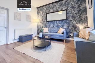 Modern 3BDR House By Properties With Joy Short Lets & Serviced Accommodation Manchester With Free WiFi & Free Parking - 7