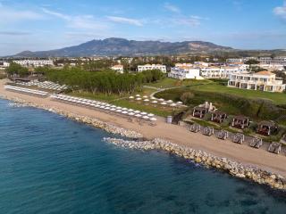 Neptune Luxury Resort - 3