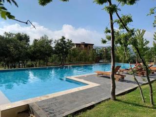 2 BD Chalet In Redrock With Beautiful Garden - 9