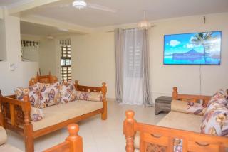 JeddyVenture Diani Beach B&B - 8