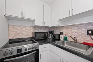 Sunny Miami Beach Retreat - 7