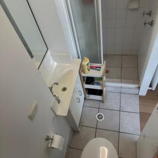 Broadbeach Beachside Ensuite Stay - 3
