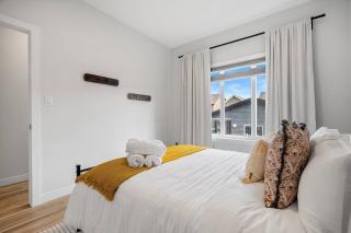 NEW Restful Retreat with Hot Tub, King Bed, AC, Garage, Near WEM - 2