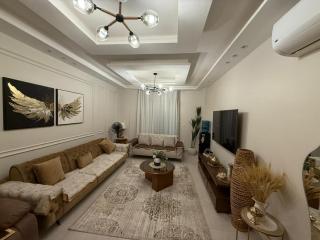 Fully Furnished 3 BHK Appartement - 6