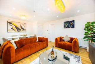 Modern 3-Bedroom Living in Vibrant Stratford, E15 - 7