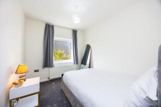 Modern 3-Bedroom Living in Vibrant Stratford, E15 - 3