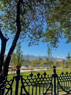 Cozy Apt near Sayran, Shops & Cafés - 6