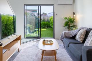 Chic Riccarton Stay with Parking, Outdoor Space - 4