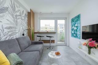 Bright Sea View Studio on Promenada Gwiazd by Noclegi Renters - 3