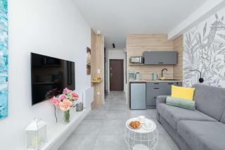 Bright Sea View Studio on Promenada Gwiazd by Noclegi Renters - 4