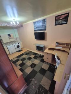 2 bedroom house in Moreton Hall - 4