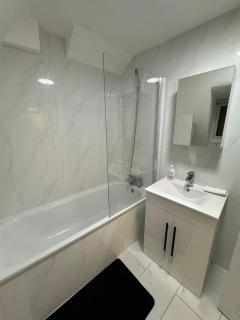 Tranquil 3BD in Streatham - 9