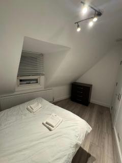 Tranquil 3BD in Streatham - 5