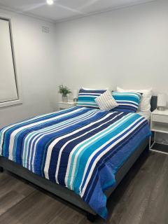 Modern 3-Bedroom Home, Belconnen Free Parking - 3