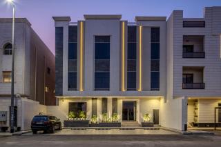 4BR Luxury Apartment - Private Pool - 9