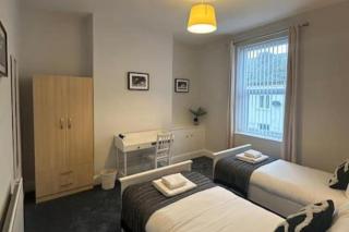 Apartment - Sleeps 3 - Pet friendly - Parking - 9