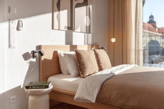 Turnkey I Henry's Tower Apartments - 4