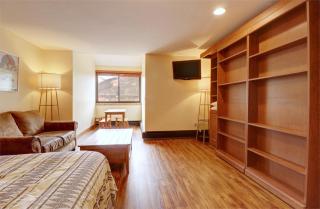 VS553 Village Square Hotel Room Hotel Room - 6