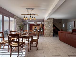 Les Charmes - 8pers - Piscine - Rêve au Mans - 9