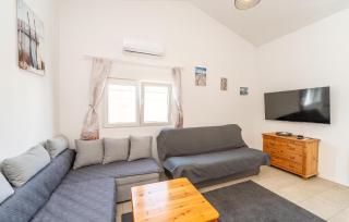 Gorgeous Apartment In Vir With Wifi - 4