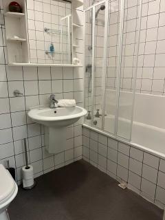 Charming 4 Bedroom Apartment beside the Royal Mile - 2