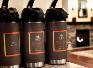 Travelodge Suites by Wyndham Regina - Eastgate Bay - 2