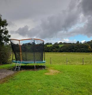 3 Bed Farmhouse - Sleeps 6 - Wifi - Parking - 7