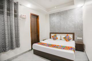 FabHotel Signature Inn I - 8