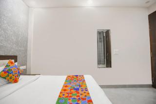 FabHotel Signature Inn I - 3