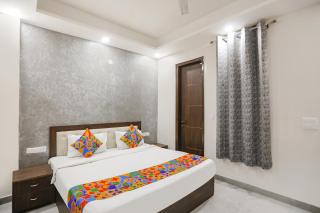 FabHotel Signature Inn I - 2