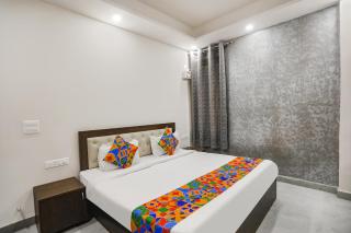 FabHotel Signature Inn I - 2