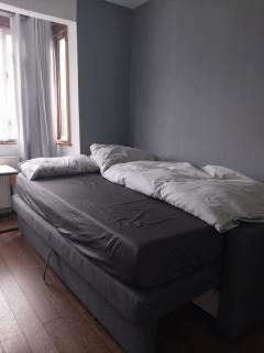 Private room with shared bathroom - 2