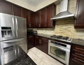 Luxurious Villa 3 Living Rooms, 1 sofa bed, 4 bedrooms, 4 Beds, 4 Toilets, 1 hour To Toronto - 8