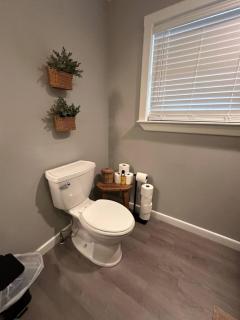 Fireplace Lodge -1 mile to Golf Course & 4 to lake - 9