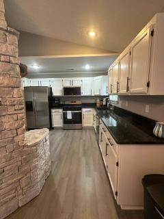 Fireplace Lodge -1 mile to Golf Course & 4 to lake - 1
