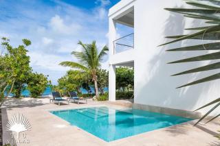 TC Villas -Water Edge Villa -Beachfront on Grace Bay Beach - 9