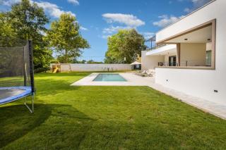 Villa Castanea by Villsy - 1