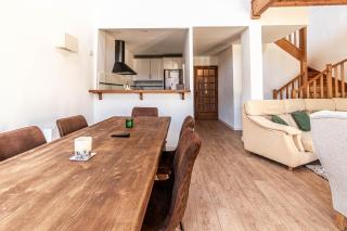 House with garden and fireplace - 2