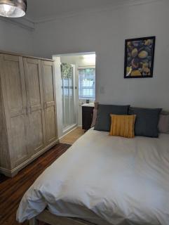 Cosy homestay in green area - 5