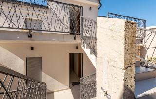 2 Bedroom Lovely Apartment In Metajna - 2