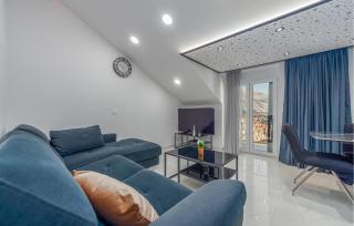 2 Bedroom Lovely Apartment In Metajna - 7