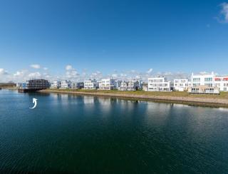 Zweite Heimat- EG, Infrarotsauna, grosse Dusche, Terrasse, Blick auf das Hafenbecken - 8