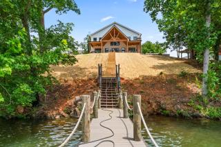 Lakeside Retreat - 4