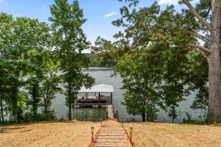 Lakeside Retreat - 5