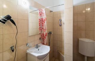 Amazing Apartment In Omis With House Sea View - 4