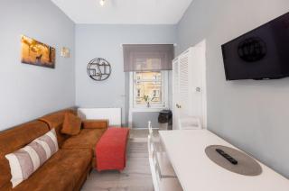 Modern Central Apartment by Meadows 9 - 9