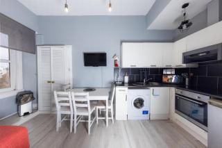 Modern Central Apartment by Meadows 9 - 8