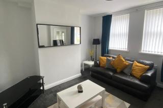 House - Sleeps 6 - Pet friendly - Parking - High Heaton - 3